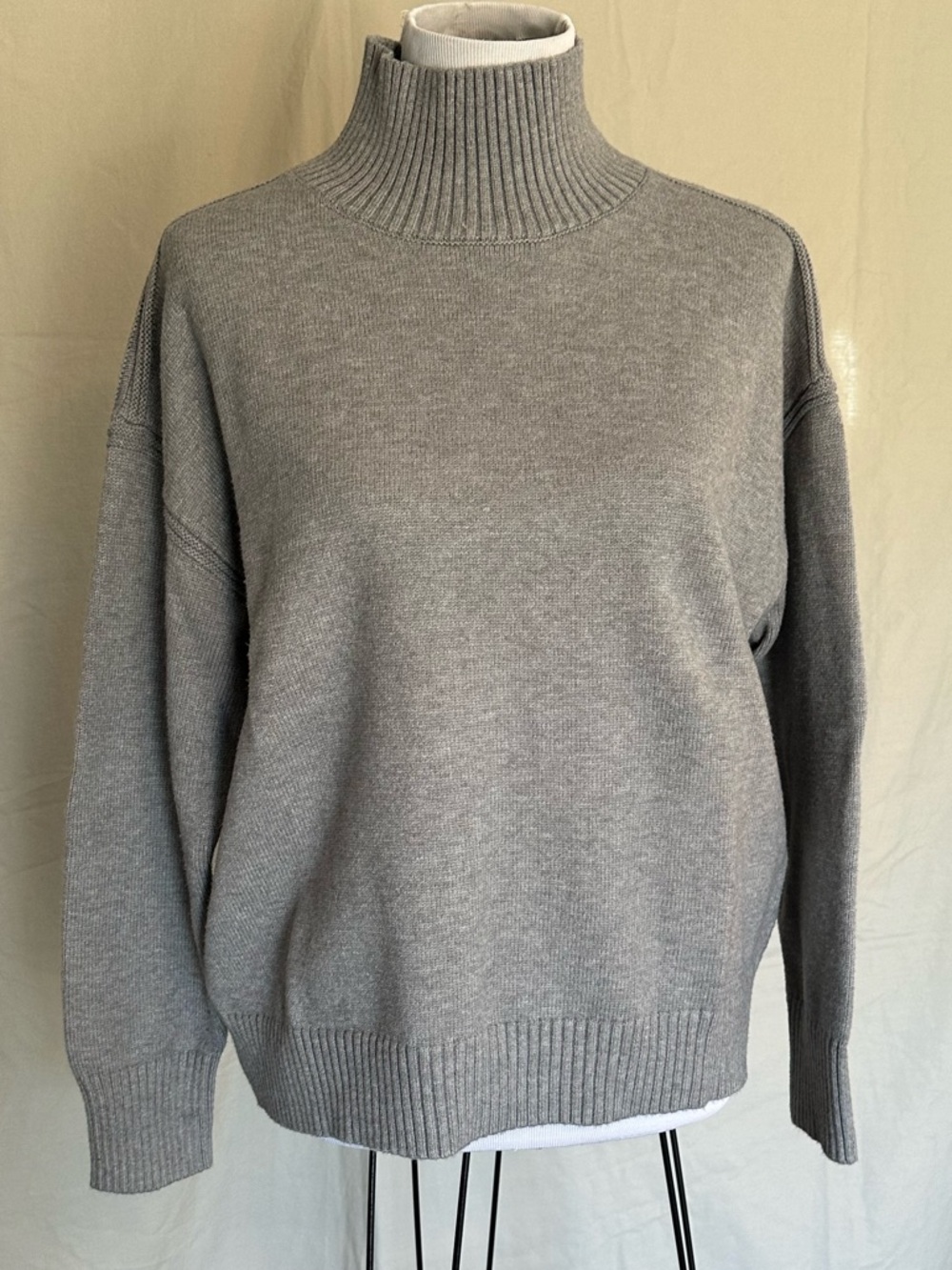 Magaschoni Gray Turtleneck Sweater high neck knit large soft cozy long sleeve
